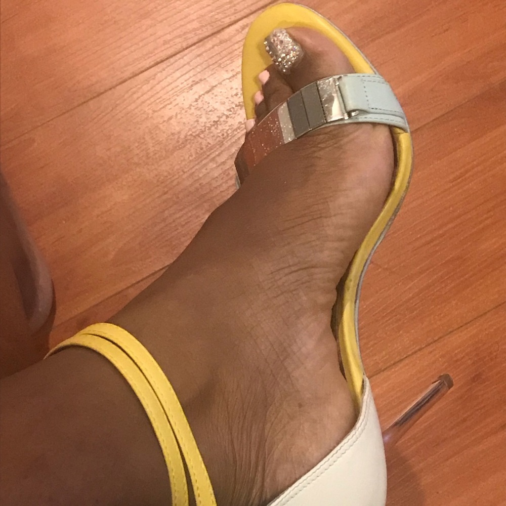Shoe Lover 💓 - Picture 2 of 7